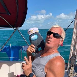 Meet your Posher, Aina